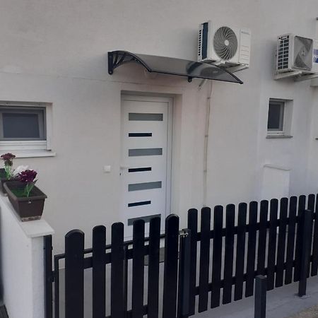 Studio Apartman Lorena زادار المظهر الخارجي الصورة